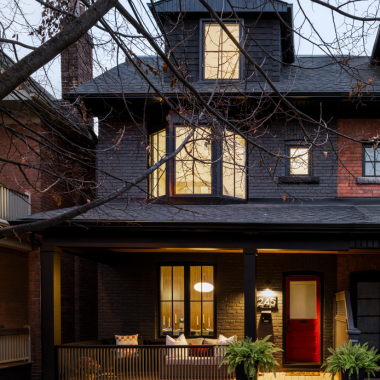 Horseshoe Residence